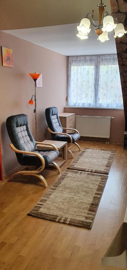 Venusz Apartman Cserkeszőlő Eksteriør billede
